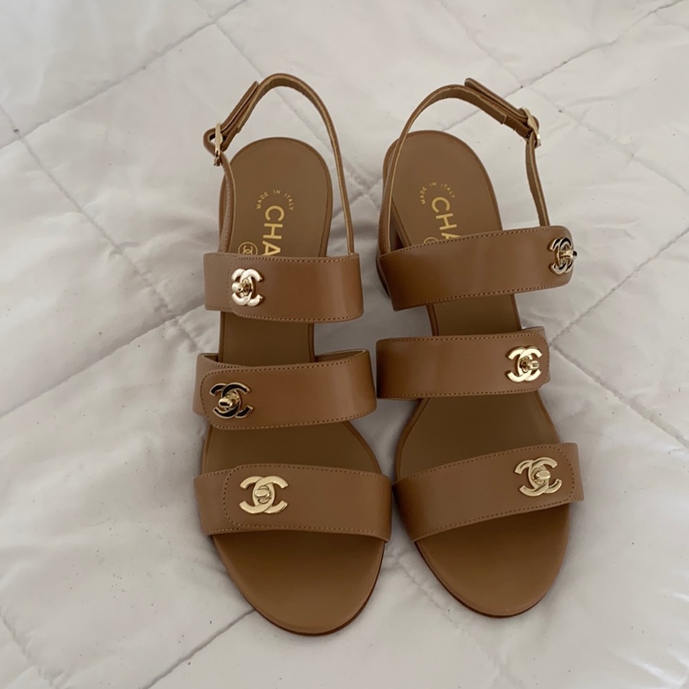 CHANEL Rev Sandals